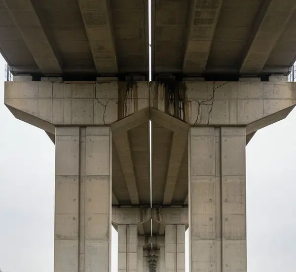 Detailed structural analysis of bridges and viaducts delivering survey-grade data capture.